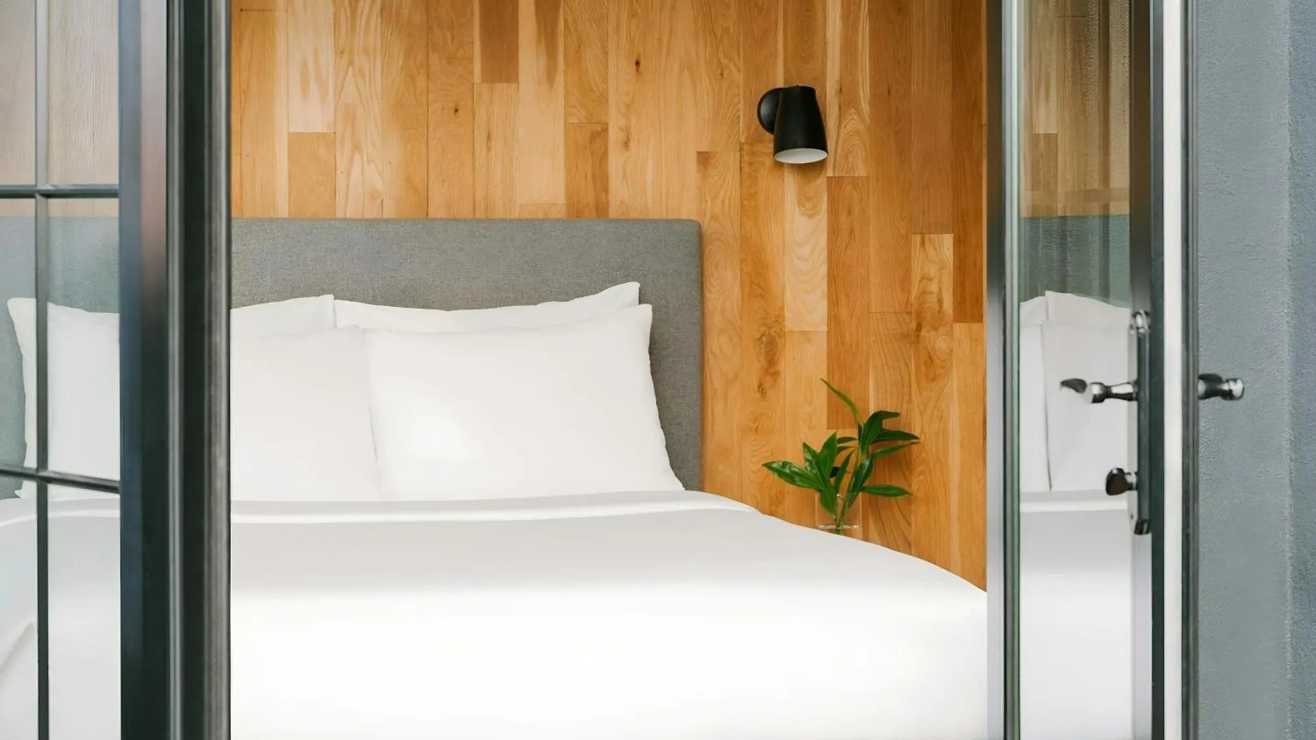 The Industrialist Hotel Gowanus Brooklyn, Sonder New York 0*,  United States
